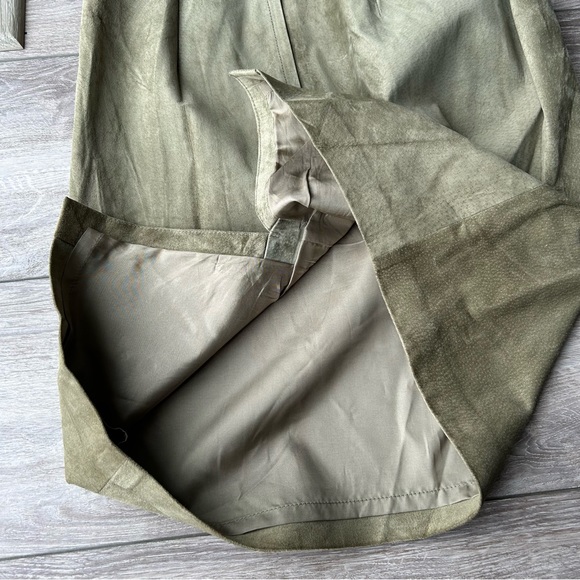 Vintage  Danier Sage Suede Leather Pleated Knee Length Skirt Made in Canada - Picture 11 of 12